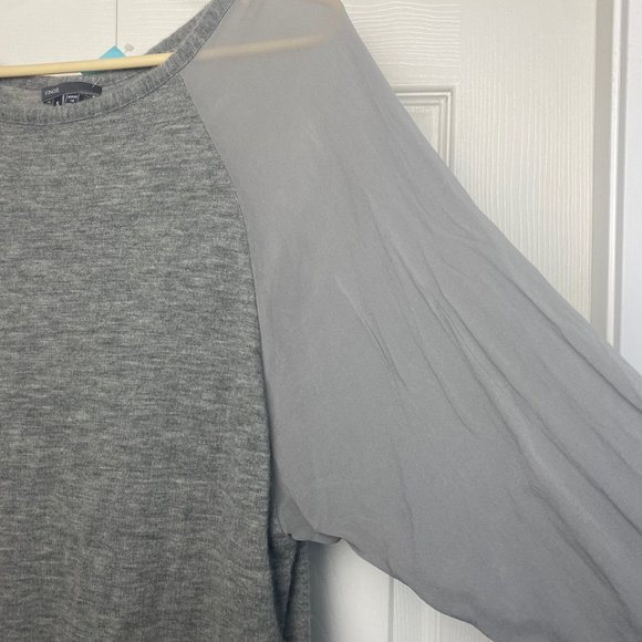 VINCE Cashmere Sweater with Silk Sleeves Size Small - Picture 2 of 6